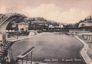 1880) CARTOLINA ACQUI TERME GRANDE PISCINA ANIMATA VIAGGIATA ALESSANDRIA - Picture 1 of 2