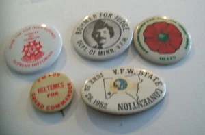 5 MINN, VFW PINBACK BUTTONS 82 CONVENTION, HELTEMES, BOHMER, POPPY DAY, HISTORIA - Picture 1 of 1