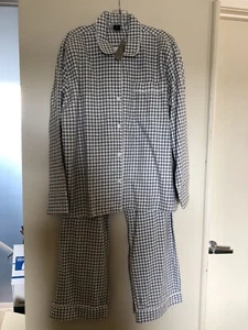 J. Crew Women's Gray & White Flannel Cotton Pajamas Set Top & Pants Women Sz XL - Picture 1 of 3
