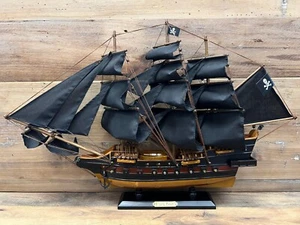 Hampton Nautical Black Pearl Model Ship 25" x 16" - Picture 1 of 8