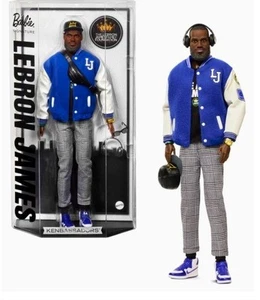 Mattel Barbie Signature Lebron James Kenbassadors bambola HRM33 2025 - Foto 1 di 9