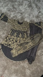 Asian Pakistani Indian Heavy Wedding Dress Size Medium - Picture 1 of 1
