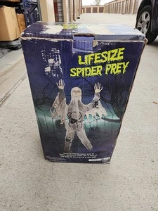 2009 Spirit Halloween LIFE SIZE SPIDER PREY Prop Decoration with Box - Picture 1 of 5