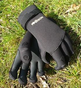 NEW BISON NEOPRENE GLOVES  ALL SIZES , FOLDING FINGERS, FISHING ,SHOOTING - Picture 1 of 1