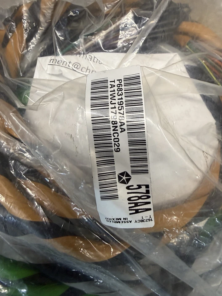 Dodge RAM 2500/3500/4500/5500 2013-18 kit de puente de módulo de interfaz de sistema de vehículo Foto 1 de 3