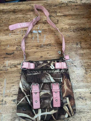 pink and camo crossbody purse - Изображение 1 из 4