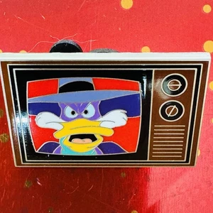 2025 Disney Parks Spille Mistero Magico Serie 31 Pomeriggio Spilla TV Anatra Ala Oscura - Foto 1 di 1