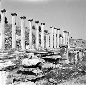 TURQUIE c. 1960 - Colonnes de l'Asclépion Pergame - Négatif 6 x 6 - Tur 87 - Picture 1 of 1