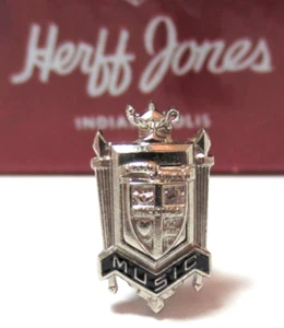 Vintage Herff Jones Musik Pin Award Summa Student Billings OVP schwarz Emaille - Bild 1 von 10