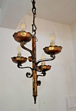 Lampadario vintage raro d'epoca in ferro battuto oro patinato con 4 luci