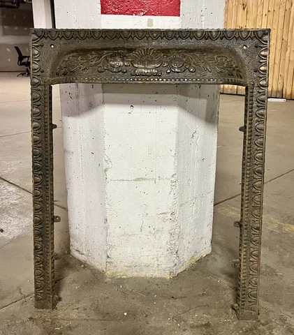 ANTIQUE INTRICATE EGG & DART CAST IRON VICTORIAN FIREPLACE SURROUND 30.5 X 24.5 Cover