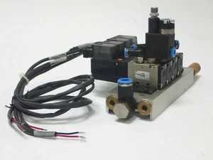 Colector de válvulas SMC con 4x VZ3123-5M0Z-M5 ELECTROVÁLVULAS, PRUEBA FESTO LRMA-M5-QS-4 - Imagen 1 de 8
