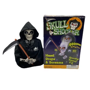 VINTAGE 2000 Skull Shocker GRIM REAPER HALLOWEEN movimento luci urlo giocattolo funziona - Foto 1 di 17