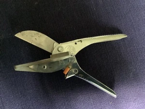 Löwe Lowe Gehrungsschere Winkelschere Leistenschere Rohrschneider Profilschere - Bild 1 von 4