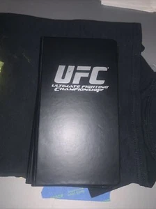 Portatarjetas UFC 160 X Buffalo Wild Wings/B Dubbs  - Imagen 1 de 4