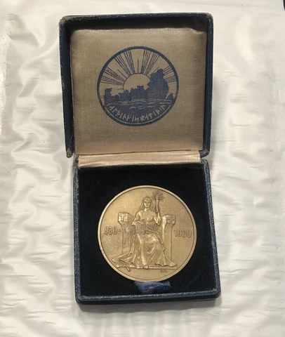 Iceland Medallic 1000 Years Althing Bronze 2 1930  Vintage Coin W box Cover