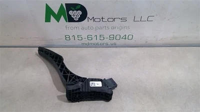 2018-2020 CHRYSLER PACIFICA ACCELERATION GAS PEDAL 04581677AB - Image 1 of 4