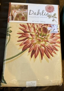 Bloomcraft Home Dahlie bedruckte Tischdecke - länglich 60” x 102” NEU 100 % Baumwolle - Bild 1 von 5
