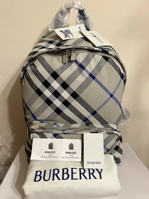 Mochila Burberry Shield Check Nylon Patrón Liquen Check Foto 1 de 4