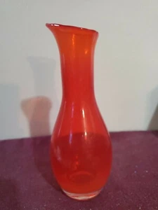 Vintage Beautiful true red 8 1/2 high vase - Picture 1 of 2