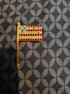 Tara American Flag Brooch Red White & Blue Rhinestones on a Gold Tone Base. - Picture 1 of 2