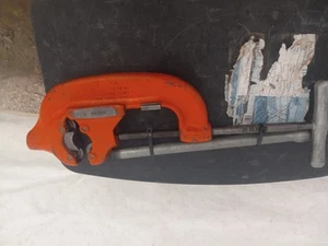 Ridge Tool Company Ridgid 2-1/2-4" 4-Wheel Pipe Cutter - 44-S - Picture 1 of 12