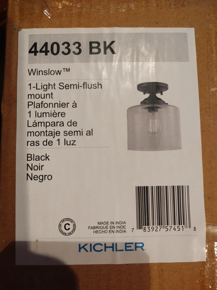 Luz Kichler - Winslow - Montaje semi-al ras de 1 luz - Negra con vidrio esmerilado Foto 1 de 1
