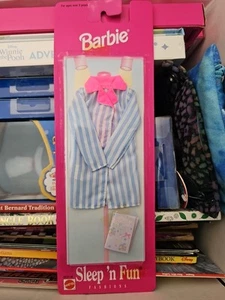Barbie Sleep 'n Fun Fashions Striped Pajama Outfit - Picture 1 of 2