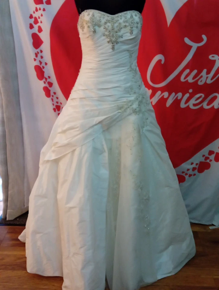 Wedding dress size 14 ivory taffeta Benjamin Roberts, see measurement chart,  U - Image 1 of 4