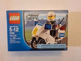 2009 Lego City Police MC Motorcycle 29 Piece Set New sealed in box - Blue Police