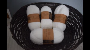 Knitting Essentials Double Knitting Baby Wool Job Lot White 200g (4 x 50g) - Picture 1 of 4