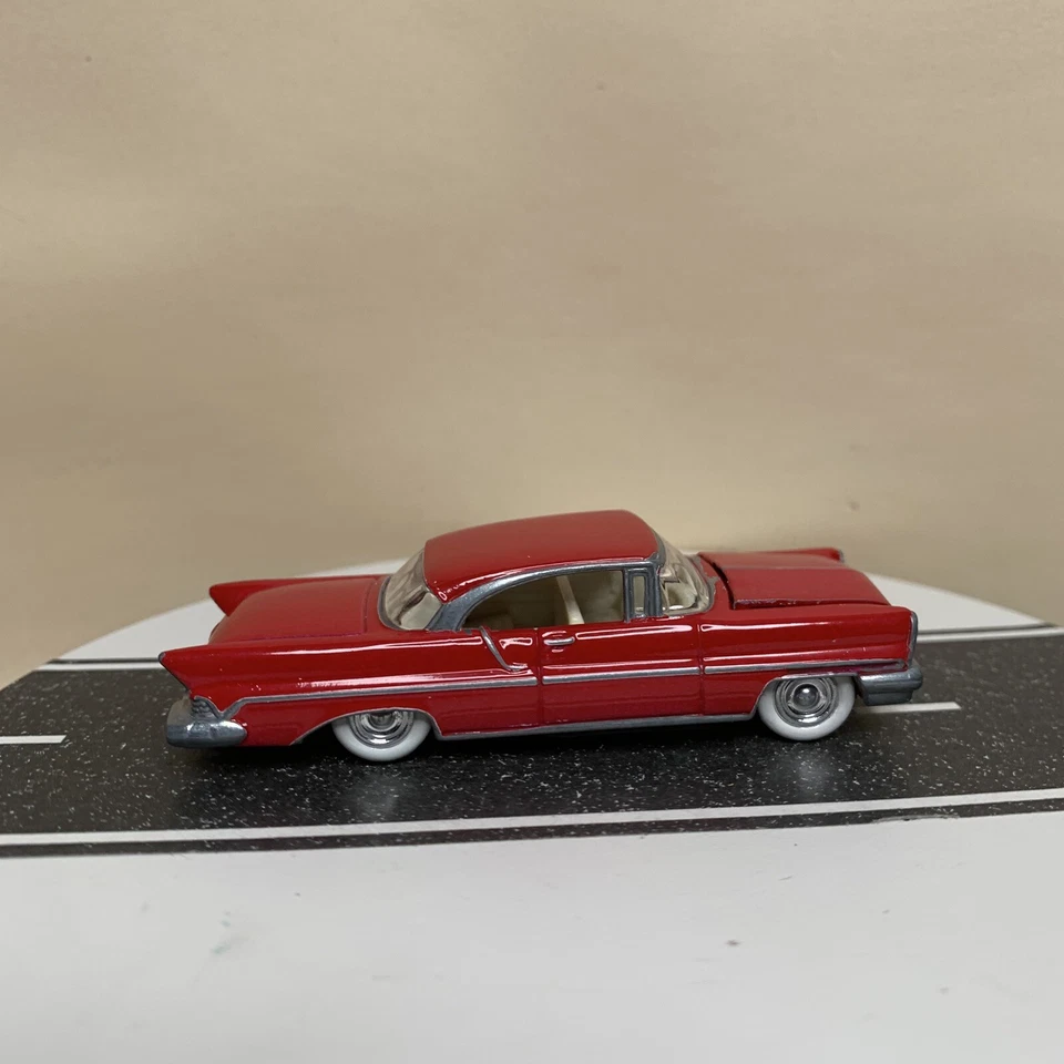 СДЕЛАННЫЙ НА ЗАКАЗ Johnny Lightning 1957 Lincoln Premiere 2-дверный хардтоп красный заниженный 1:64  - Изображение 1 из 4