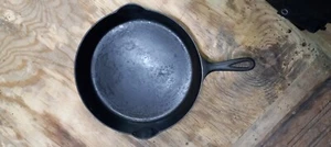 ERIE #11 Cast Iron Skillet 718 B 3rd Series With Outside Heat Ring - Picture 1 of 2