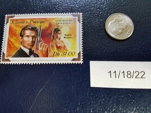 Pierce Brosnan Sophie Marceau James Bond 007 2018 S. Tome e Principe Stamp - Picture 1 of 1