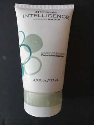 Nuevo limpiador diario SELLADO Arbonne Intelligence no tan básico 4,3 oz Foto 1 de 3