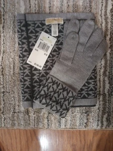 Michael Kors Scarf And Gloves - Picture 1 of 2