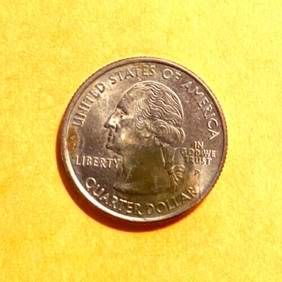 2001 P New York State Quarter - Toned Coin - Image 1 of 2