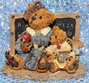 VINTAGE BOYDS BÄRENHARZFIGUR MISS BRUIN & BAILEY... DIE LEKTION #2259 - Bild 1 von 5