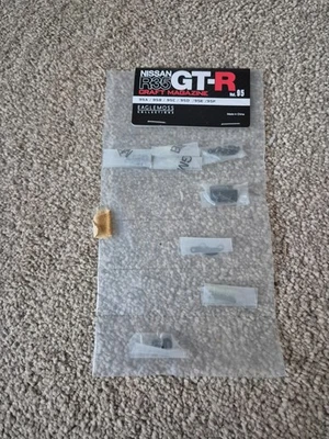 1/8 SCALA EAGLEMOSS COSTRUISCI LA TUA NISSAN R35 GT-R AUTO NUMERO 95 - Immagine 1 di 3