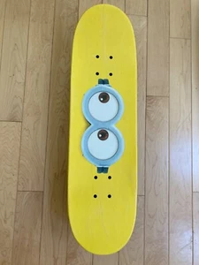 Bello Minions despicable Me Yellow Skate board 28 X 8 , with Movable Eyes,Rare - Picture 1 of 11