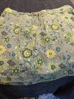 Pantalón corto mujer Cj Banks 22w estampado floral Foto 1 de 2