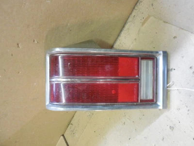 1981 1982 Oldsmobile Omega lâmpada traseira esquerda motorista 5970277 - Imagem 1 de 4