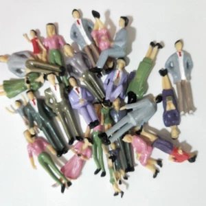 50 Stk. Landschaftsmodelle Im Maßstab 1:32 Sitzende Menschen Stehende Figuren - Picture 1 of 9