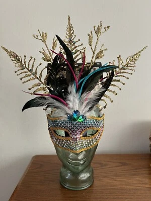 Womens Elegant Rainbow Feather Masquerade Eye Mask Party Halloween Mardi Gras - Image 1 of 4