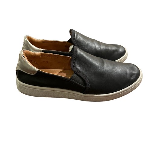 Scarpa slip on donna UGG in pelle. Taglia 6 5