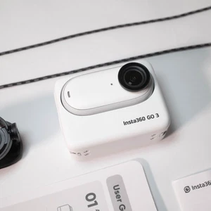 Insta360 GO 3 4K Standard Edition Action Camera White Arctic 64GB - Picture 1 of 11