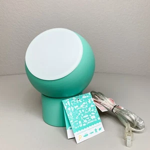Target Pillowfort neuwertig grün Tisch, Schreibtisch, Nachttisch - Kinder, Jugendliche Büro, Schlafsaal - Bild 1 von 5