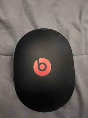 Beats STUDIO3 headphones (White And Gold) - Image 1 of 4