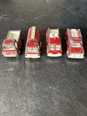 Lote de 4 camiones de bomberos de juguete Tootsie vintage de metal rojo años 70 y utilitarios Foto 1 de 4