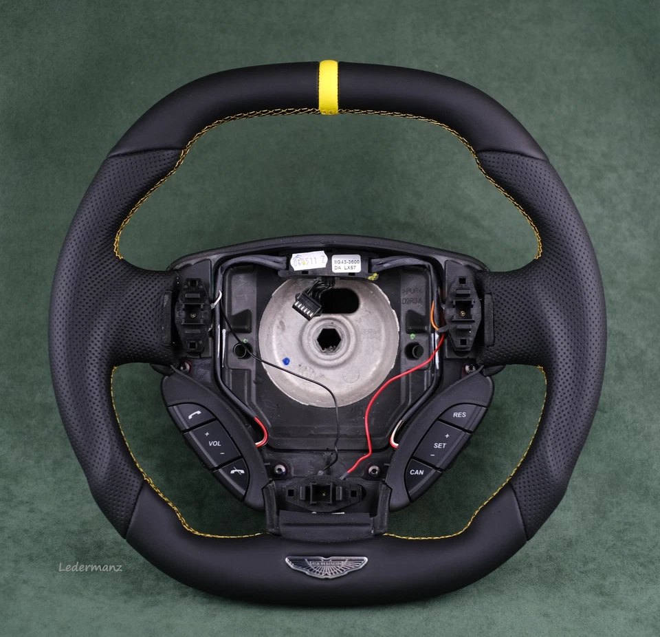 Volante a medida OEM Aston Martin Vantage DB9 DBS RAPIDE VANQUISH ONE-77 Foto 1 de 4